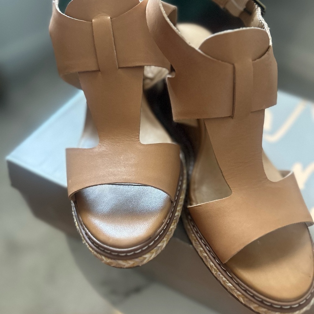 Crown Vintage Brown Sandals